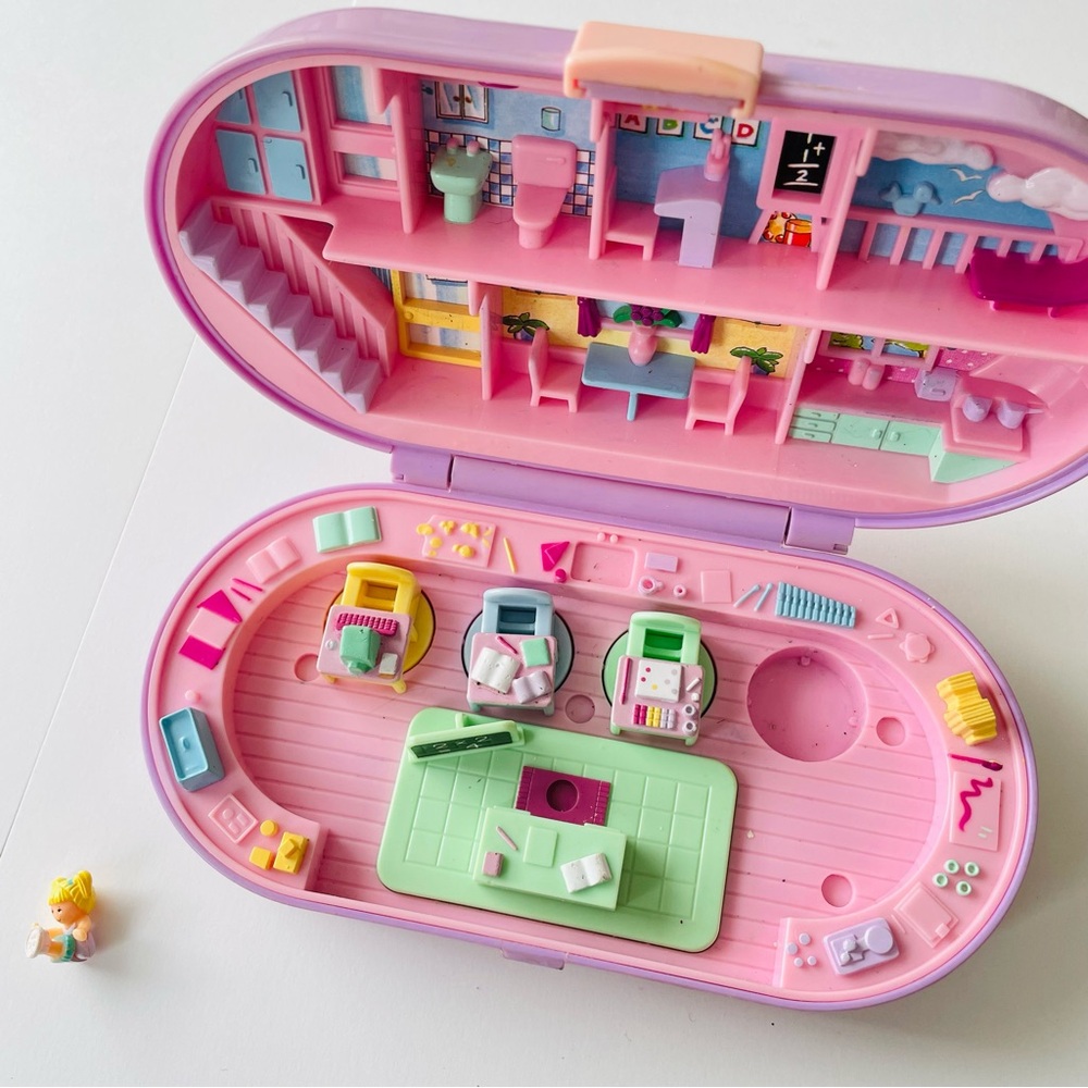 Vintage RARE 1992 - Polly Pocket Stampin' School Playset GUC